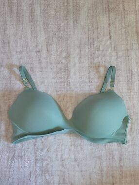 ♥️ Victoria's Secret Love Cloud Wireless Sage Green ✨ Goregous